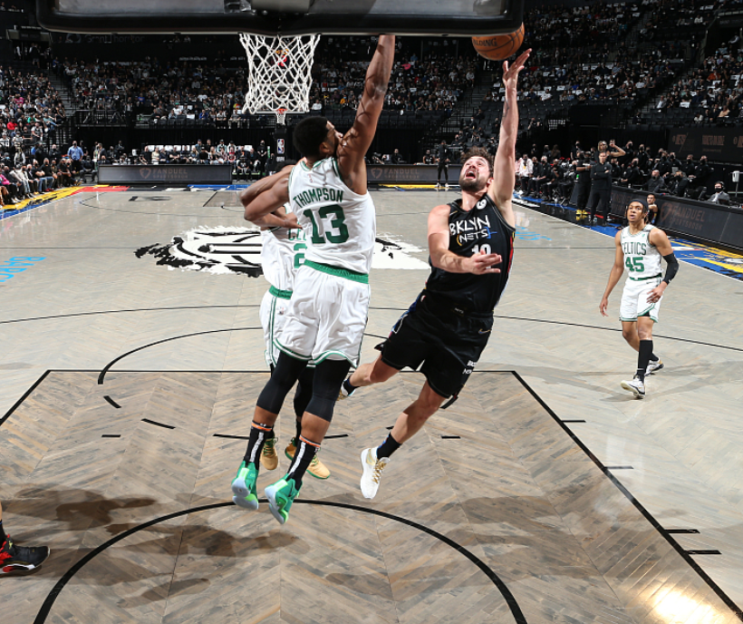 里程碑夜！波士顿凯尔特人战术微调；亚冠今晚刷纪录；质疑声仍在；数据趋势出现新变化(波士顿凯尔特人战绩)