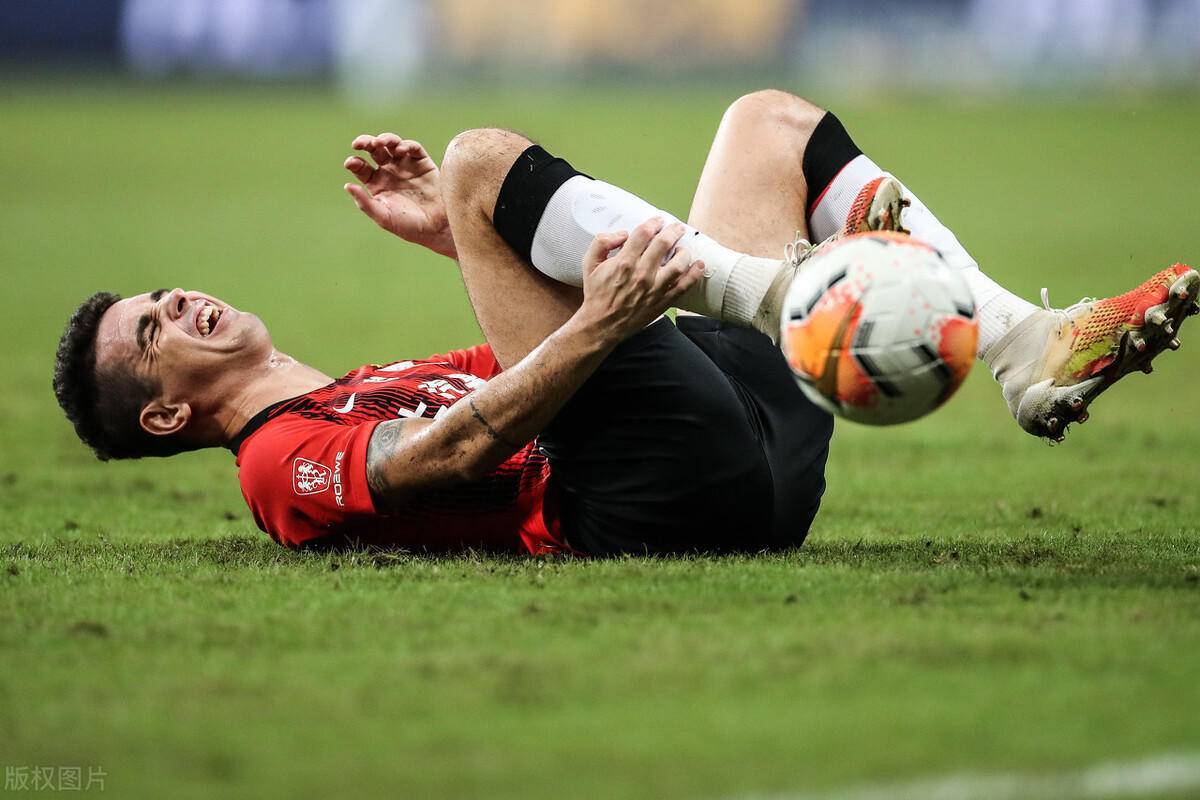 里程碑夜！波士顿凯尔特人战术微调；亚冠今晚刷纪录；质疑声仍在；数据趋势出现新变化(波士顿凯尔特人战绩)