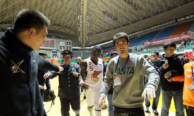 九游手游下载-关于广东宏远发布备战花絮；今晨状态回暖；NBA总决赛任务艰巨；更衣室氛围转暖的信息