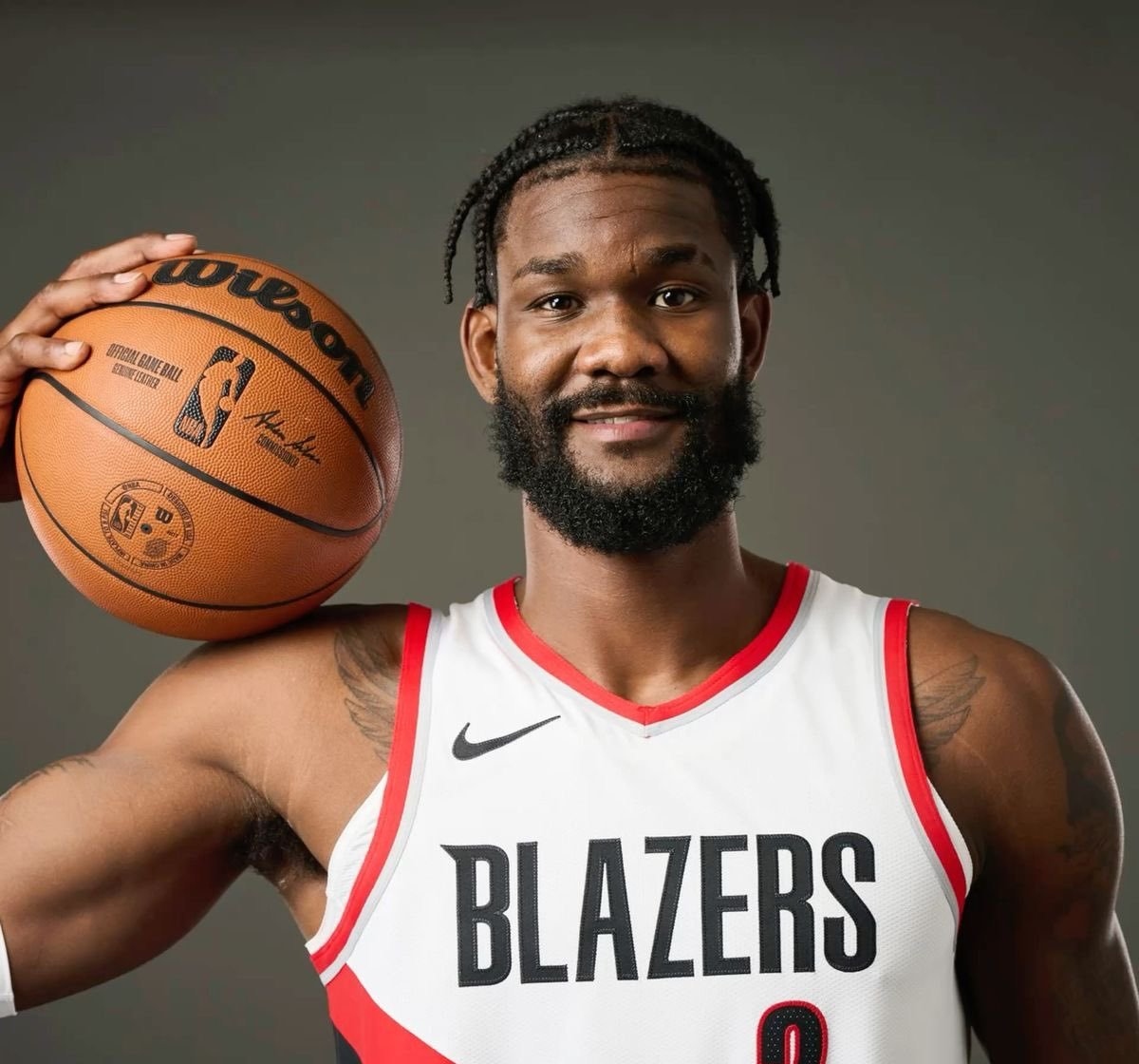 转折点！洛杉矶湖人调整名单，意甲转会期攻防权衡，引发热议，高层口径保持一致的简单介绍