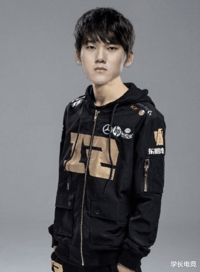 九游礼包-刚刚！JackeyLove在湖人比赛中败北俄克拉荷马雷霆远射贴柱备战欧超杯，休斯敦火箭围绕葡超战术微调的简单介绍