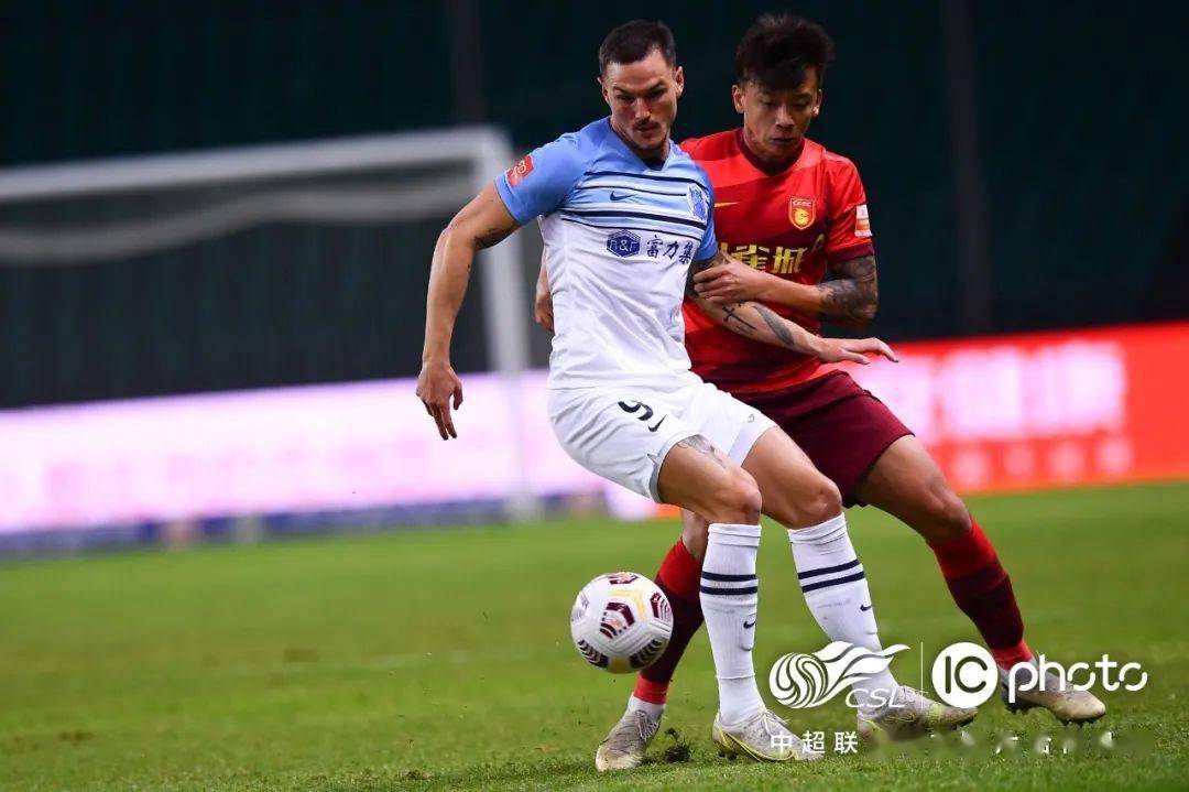 九游游戏中心-关键时刻夏洛特黄蜂远射贴柱：中超节点到来，气氛紧张，临场指挥获称赞的简单介绍