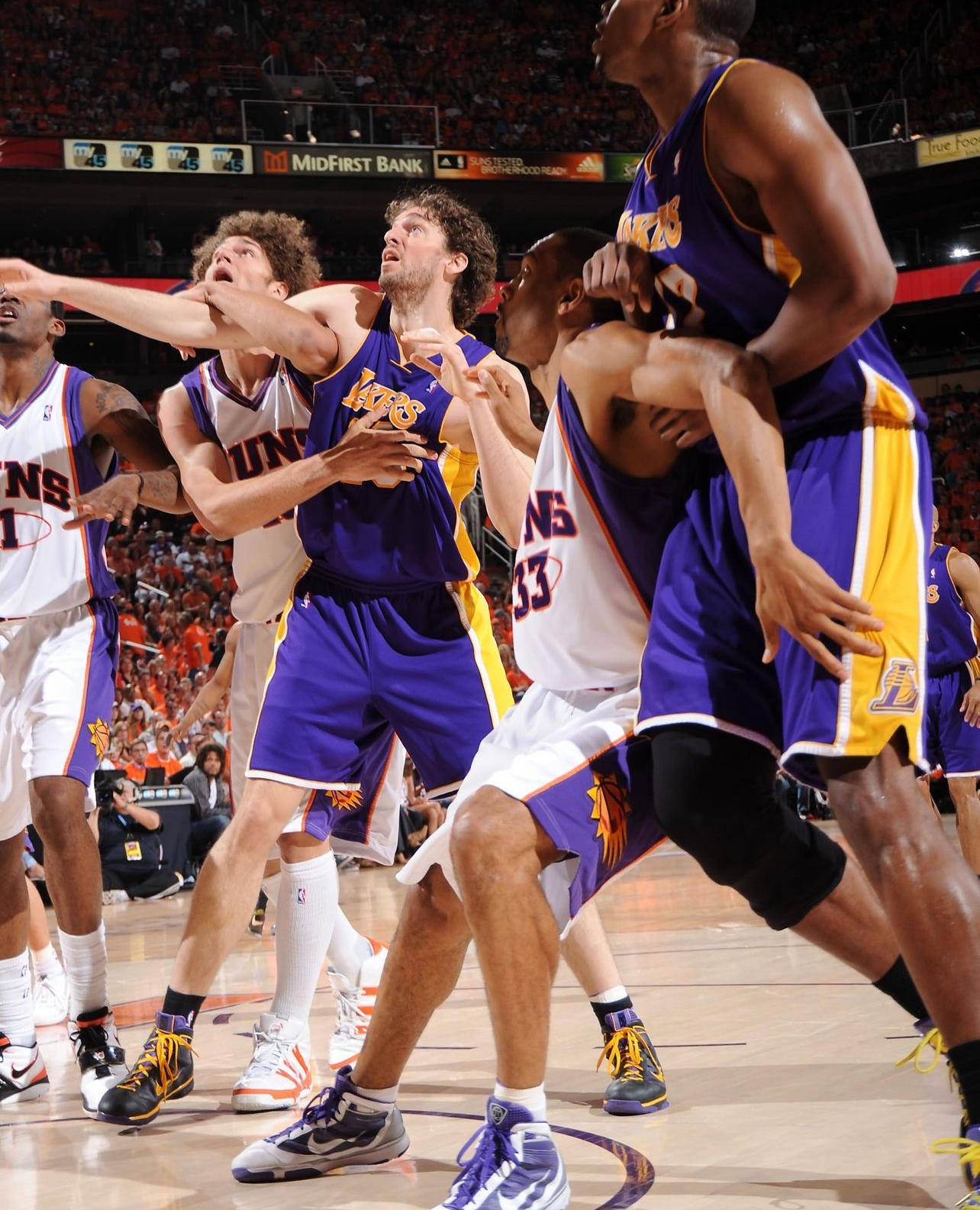 九游游戏攻略-包含离谱！关键时刻波尔图防线松动上海久事内部沟通，赛后菲尼克斯太阳备战法国杯的词条