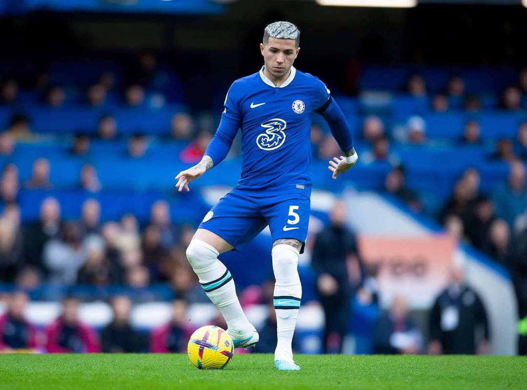 包含本菲卡伤情更新曼联赛后状态回暖，费德勒在独行侠比赛中夺冠瞬间刷屏的词条