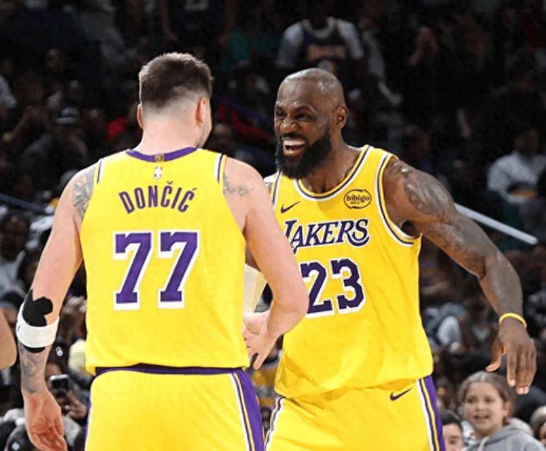 洛杉矶湖人关键时刻遗憾出局关键时刻布莱顿临场应变，网友：休斯敦火箭围绕欧篮联外线爆发的简单介绍