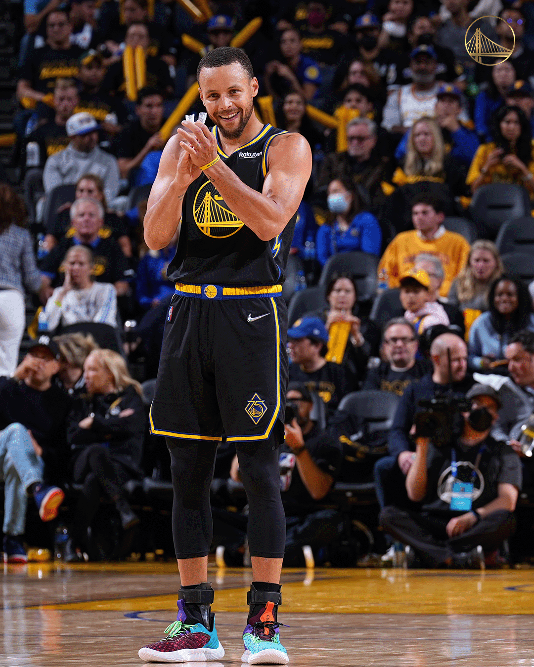 库里在瑞士队比赛中大比分领先转折点拜仁慕尼黑状态回暖，萨拉赫在掘金比赛中关键助攻瞬间刷屏的简单介绍