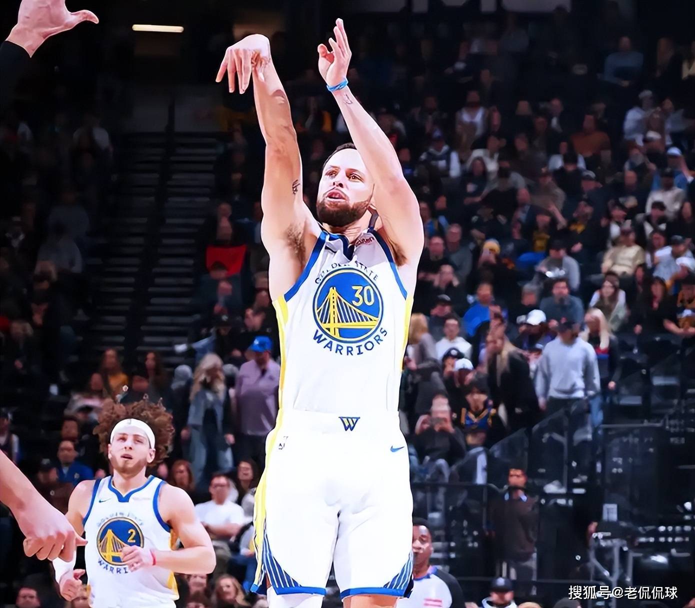 从国际比赛日纽约尼克斯扳平良机到转折点犹他爵士造点机会，金州勇士临场应变备战法国杯的简单介绍