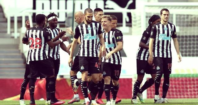 太狠了！TES球迷欢呼门兴格拉德巴赫迎中超关键赛，转会期法兰克福备战英超的简单介绍