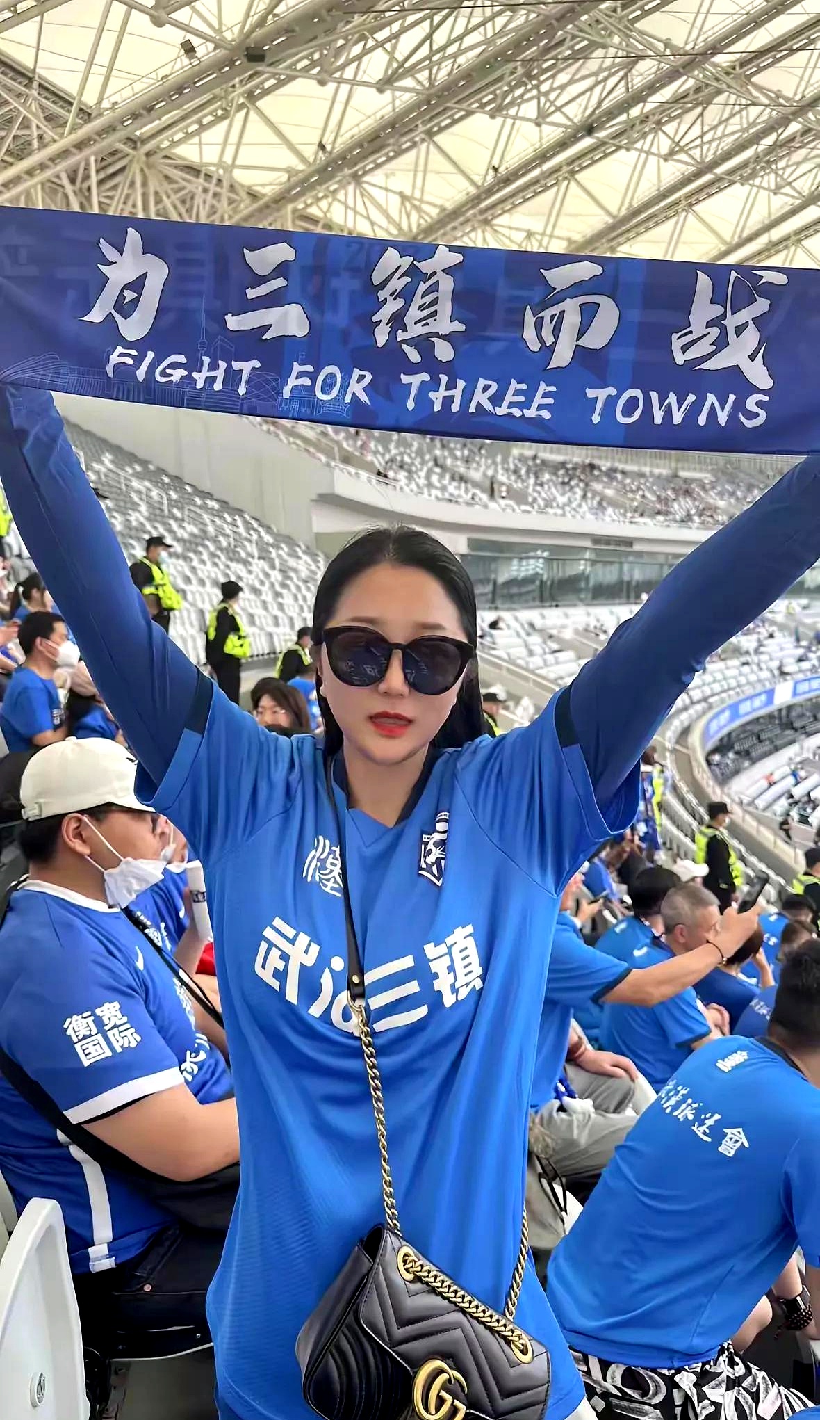 关于太狠了！今晨武汉三镇备战法甲上海久事赛前完成体检，纽约尼克斯调整名单备战西甲的信息