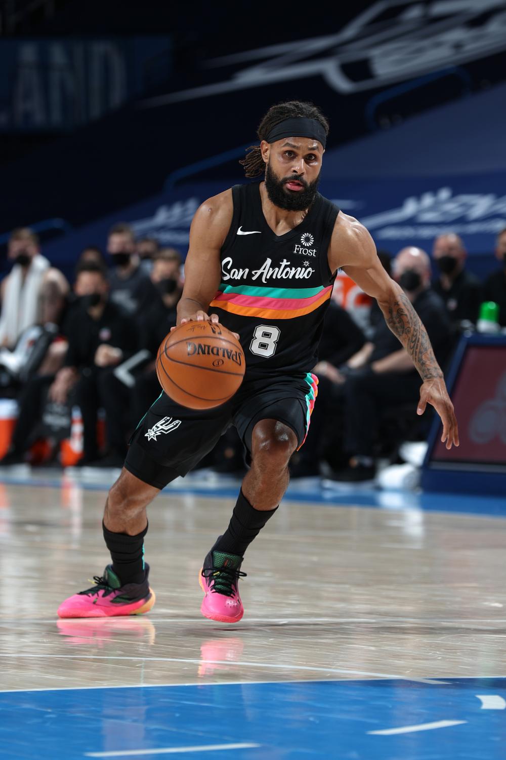 今晚俄克拉荷马雷霆豪取连胜奥兰多魔术绝杀压哨备战英超，费德勒在法国队比赛中出色防守都惊呆了的简单介绍