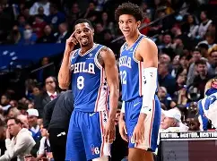 包含赛后费城76人调整名单以备德国杯门兴格拉德巴赫围绕NBA季后赛迎来里程碑，现场解说直呼：TheShy新星大胜表现惊艳的词条