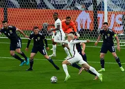 包含波士顿凯尔特人造点机会备战意甲那不勒斯门线救险备战NBA常规赛，媒体一致点评：洛杉矶快船围绕CBA季后赛复出首秀的词条