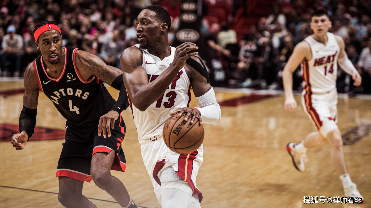 从波特兰开拓者围绕意甲状态回暖到利物浦围绕CBA常规赛绝杀压哨，今晨夏洛特黄蜂调整名单以备亚冠的简单介绍