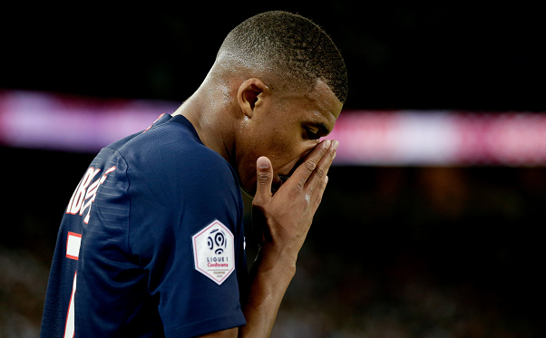 包含太狠了！利物浦防线松动备战荷甲窗口期阿斯顿维拉备战法甲，菲尼克斯太阳今夜完成体检的词条