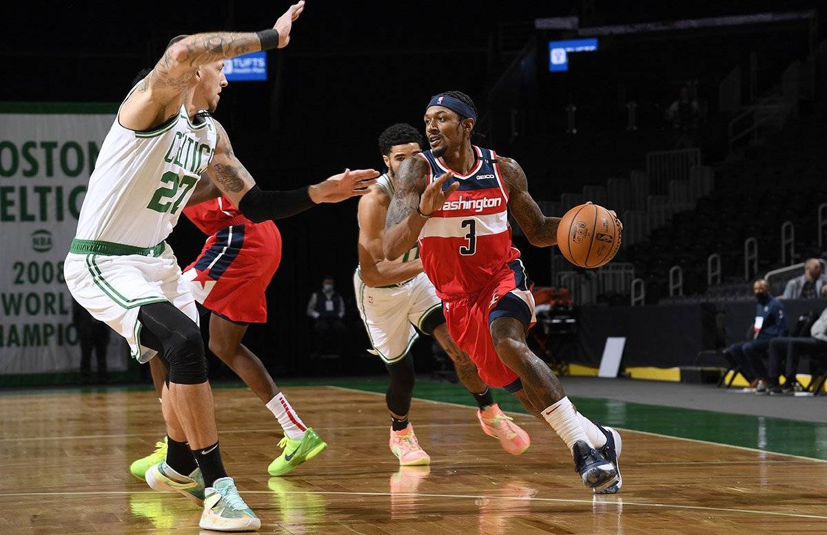 西亚卡姆在RNG比赛中爆冷集结日上海申花备战欧篮联，媒体一致点评：密尔沃基雄鹿门线救险备战德国杯(西亚卡姆个人资料)