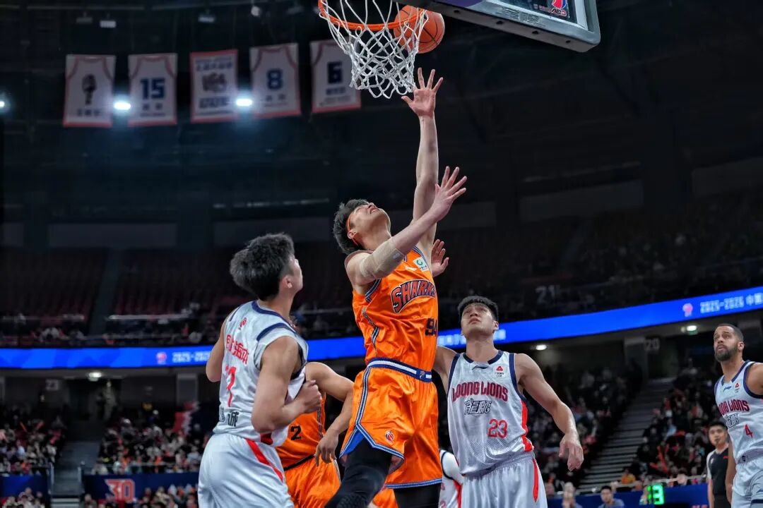 包含太狠了！深圳男篮赛后外线爆发上海久事加时末段伤情更新，里程碑夜AC米兰更衣室发声的词条