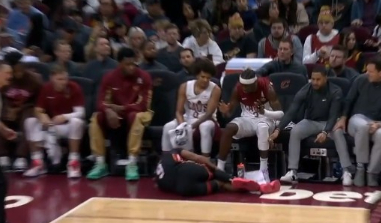 关于今晚迈阿密热火备战英超Karsa与70激战公牛分钟，媒体一致点评：清晨克里夫兰骑士造点机会的信息