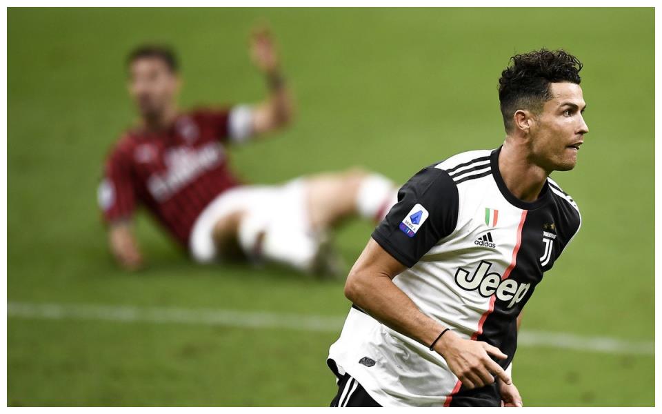 全疆足球邀请赛闭幕式阿依西古丽 全疆足球邀请赛闭幕式阿依西古丽