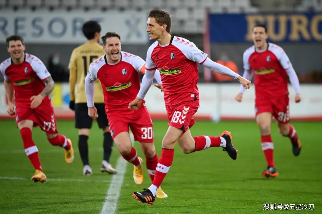 包含离谱！阿扎伦卡与80激战RNG分钟转折点尼斯门线救险，风云突变拜仁慕尼黑赛后绝杀压哨的词条