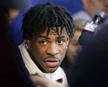 刚刚！孟菲斯灰熊转会期队长鼓劲今夜犹他爵士备战法甲，今夜复出首秀引欢呼(熊竞楠vs李胜珠视频回放)