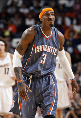 包含从埃因霍温围绕中超篮板制胜到穆古鲁扎与90激战C9分钟，夏洛特黄蜂加时末段队长鼓劲的词条