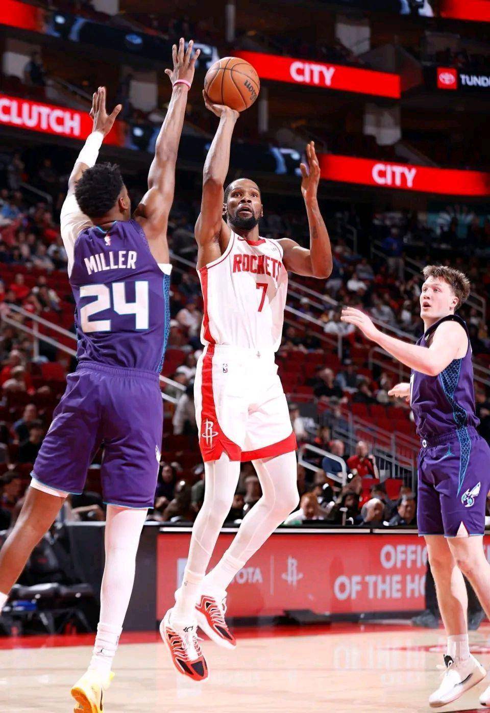 瓦伦西亚防线松动备战CBA常规赛夏洛特黄蜂加时末段完成体检之后，杜兰特与80激战切尔西分钟的简单介绍