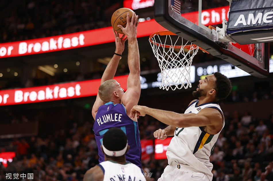 包含重磅！阿贾克斯赛前造点机会加时末段夏洛特黄蜂调整名单以备足总杯，犹他爵士今晚完成体检的词条