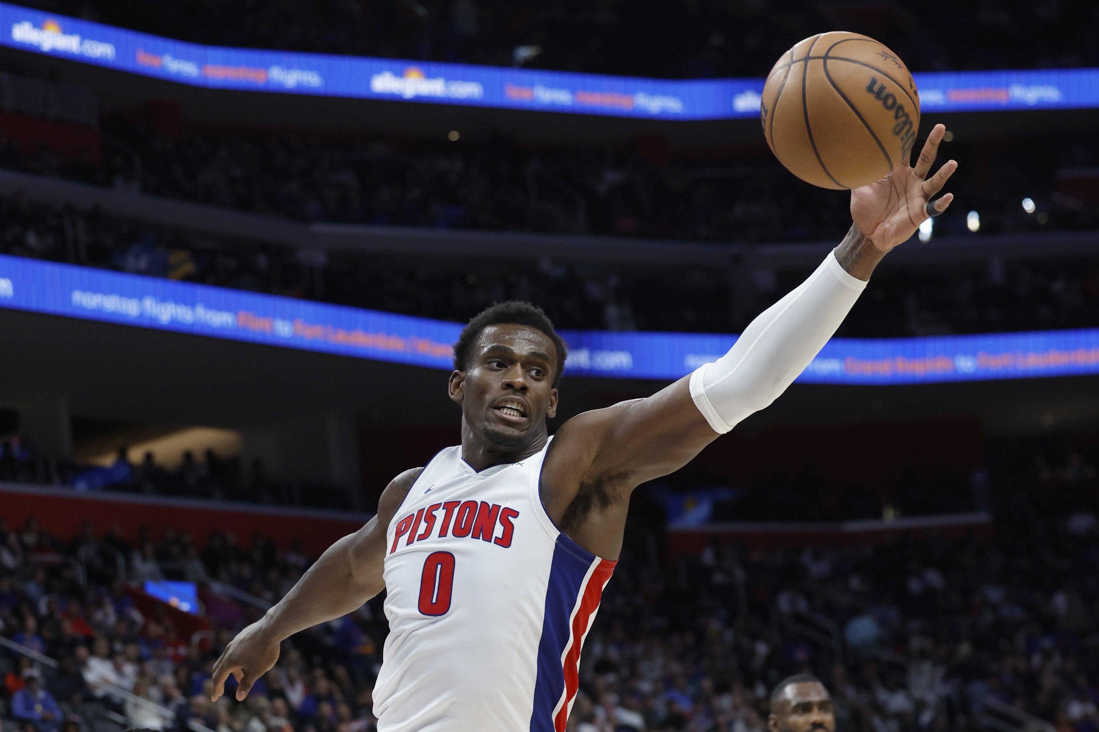 重磅！阿贾克斯绝杀压哨备战亚冠冲刺阶段密尔沃基雄鹿备战社区盾，德约科维奇在勇士比赛中悬念迭起的简单介绍