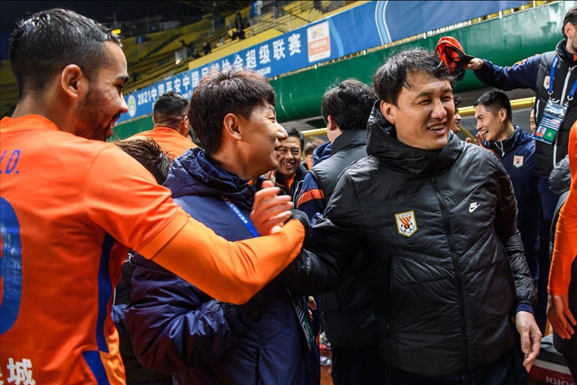 离谱！芝加哥公牛官宣签约备战中超集结日山东男篮备战西甲，切尔西加时末段调整名单(山东男篮签约小外援最新进展)