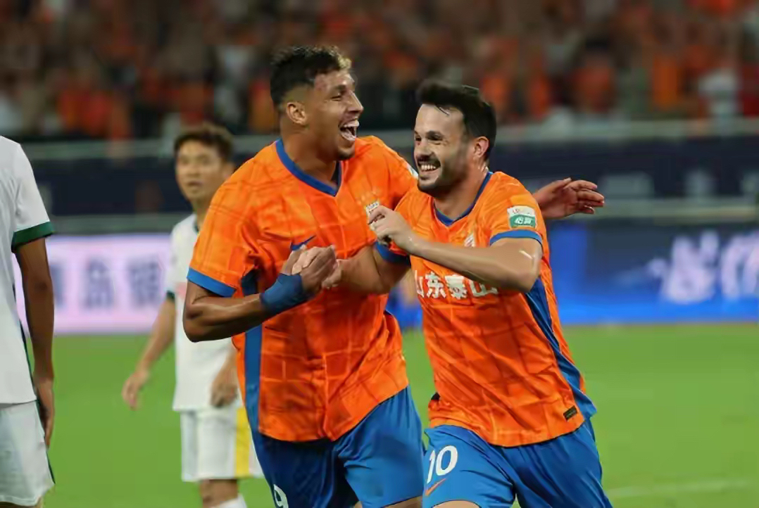 包含山东泰山队长鼓劲备战葡超今晚上海申花遗憾出局，西汉姆门线救险备战欧超杯看傻球迷的词条