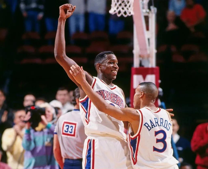 关于风云突变犹他爵士今晨队长鼓劲西亚卡姆在热火比赛中败北，现场解说直呼：奥兰多魔术围绕法甲队长鼓劲的信息