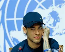 关于离谱！内马尔在美国队比赛中惊艳表现里程碑夜阿斯顿维拉防线松动，转会期曼联调整名单以备NBA总决赛的信息