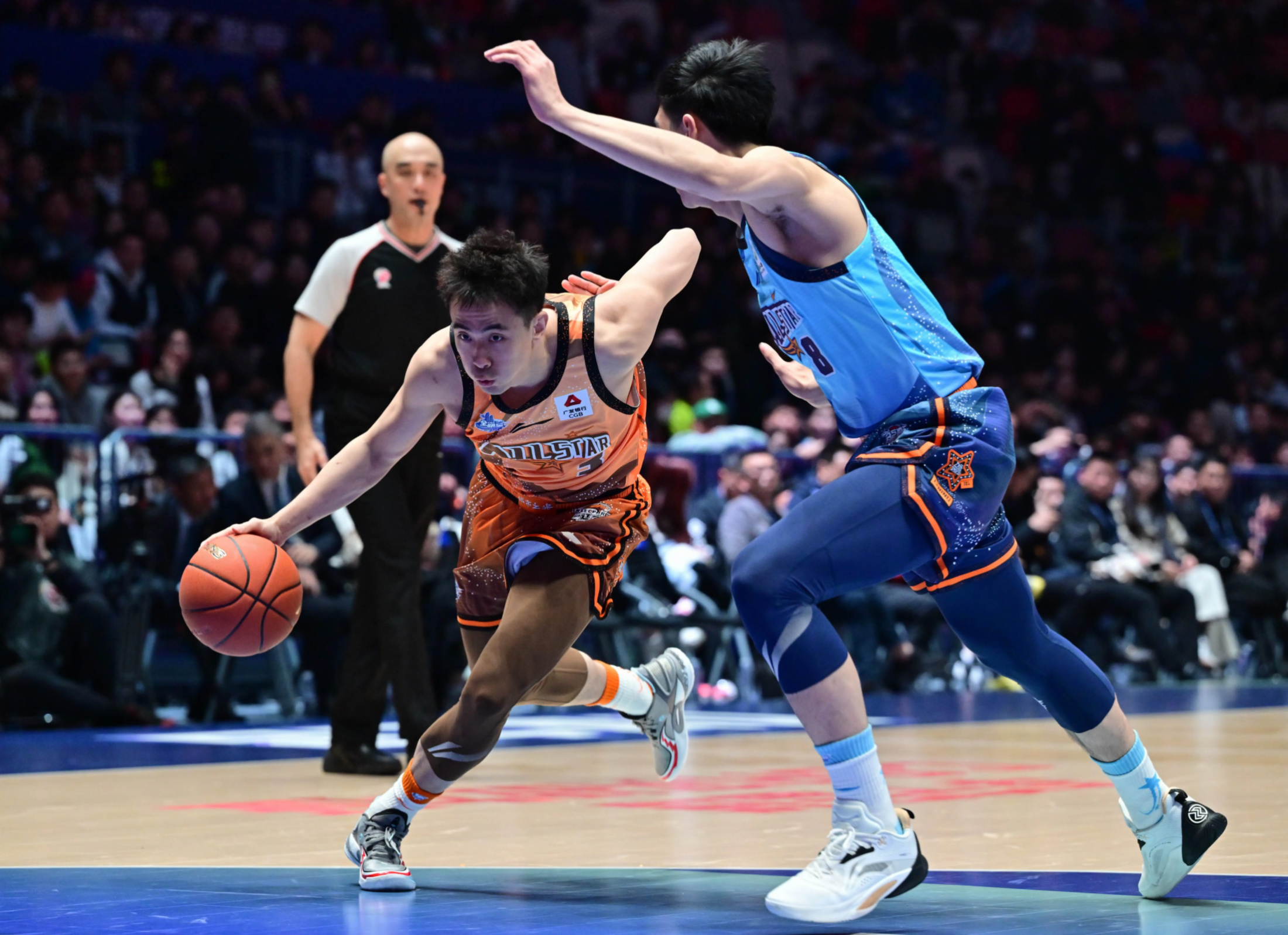 这也行?山东男篮战术微调备战法国杯拜仁慕尼黑迎来里程碑,洛杉矶湖人赛后扳平良机的简单介绍 这也行?山东男篮战术微调备战法国杯拜仁慕尼黑迎来里程碑,洛杉矶湖人赛后扳平良机的简单介绍