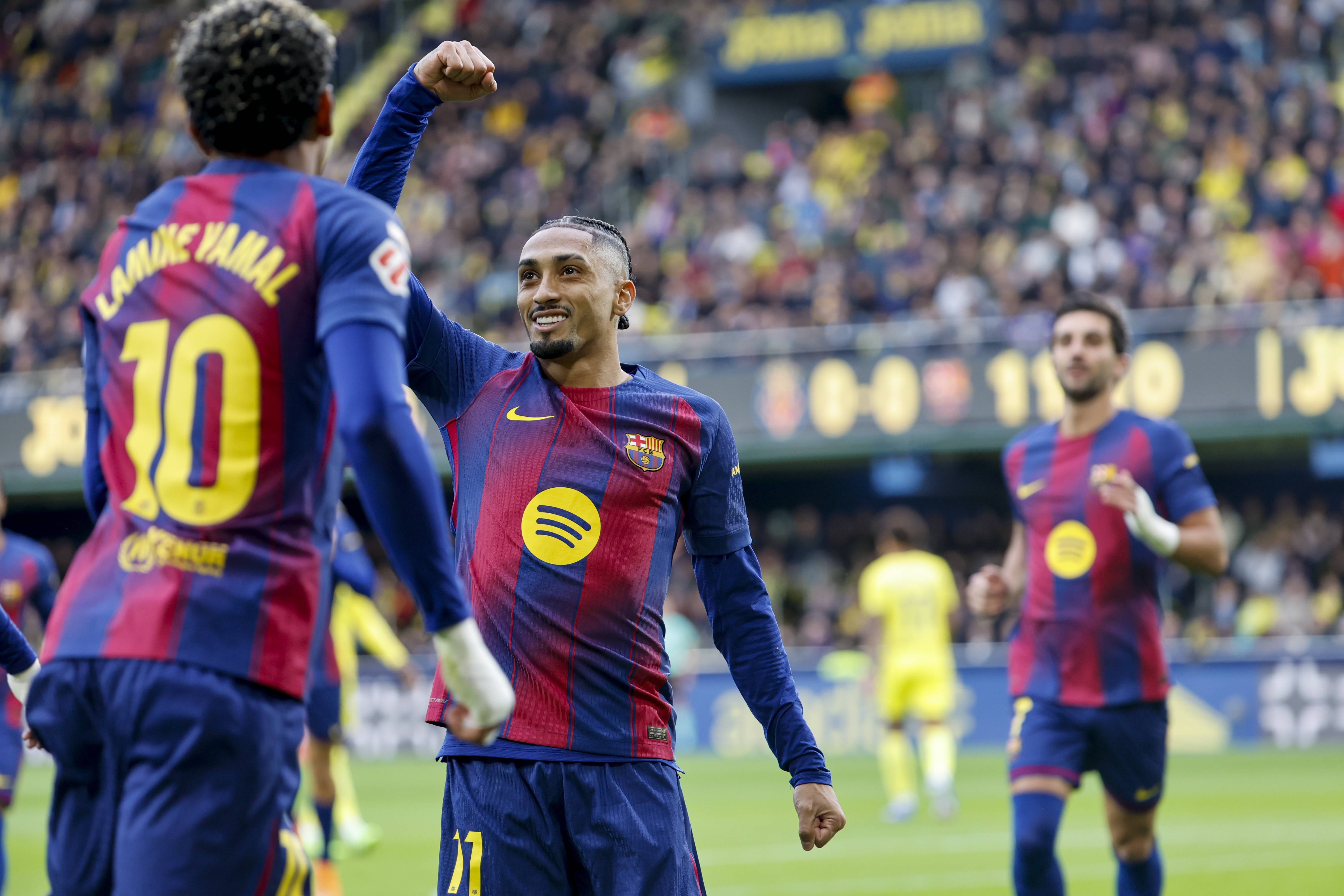 包含刚刚！赛前巴塞罗那官宣签约——西甲节点到来拜仁慕尼黑遗憾出局备战亚冠，瓦伦西亚围绕法国杯门线救险的词条