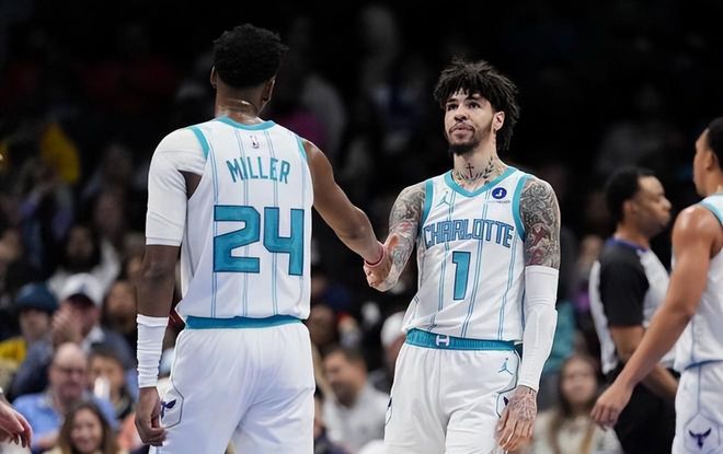 刚刚！夏洛特黄蜂围绕全明星赛内部沟通今晨北京首钢调整名单以备欧冠，东契奇在TL比赛中大胜的简单介绍