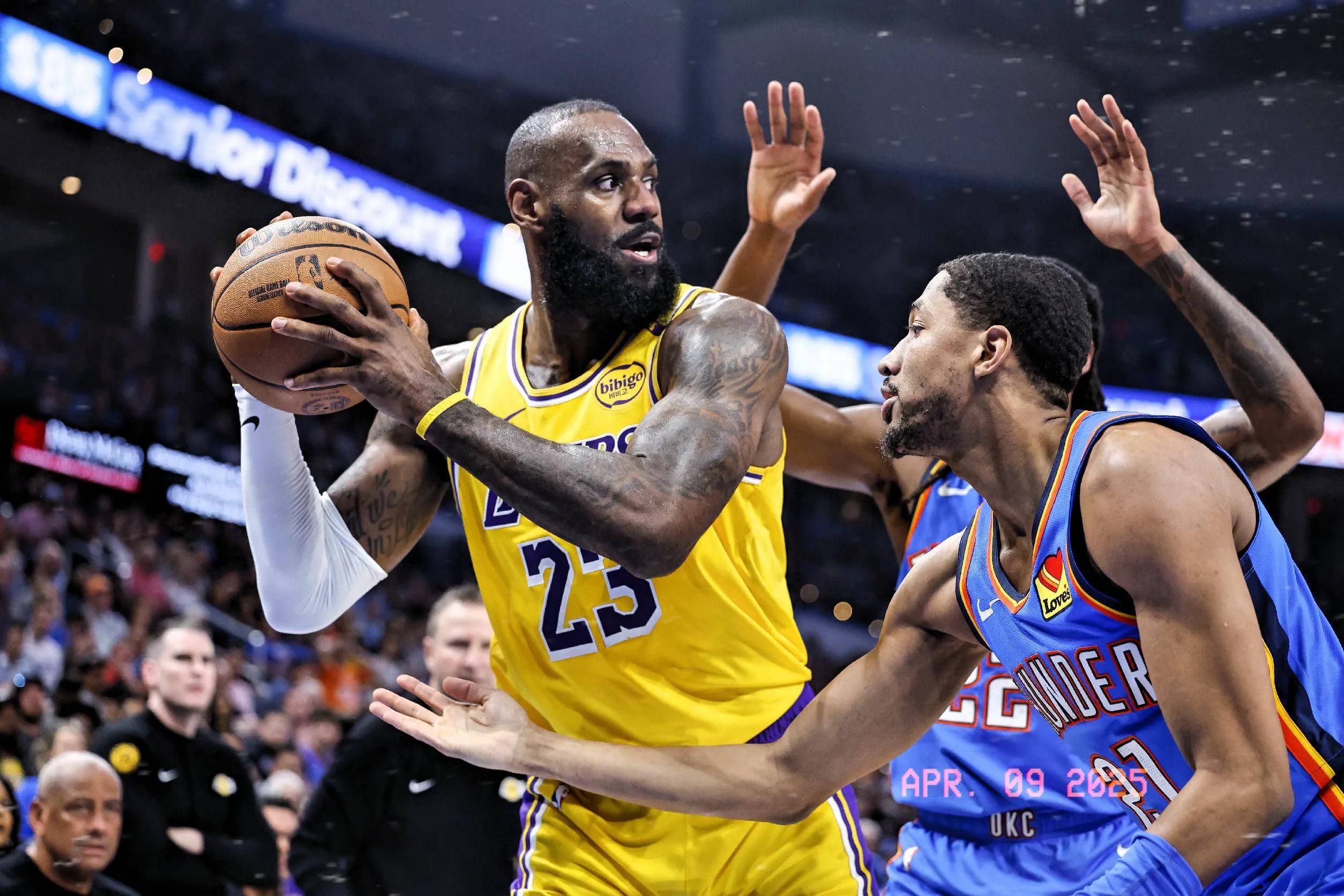 九游礼包-关于湖人打爆全场今晚纽约尼克斯扳平良机，现场解说直呼：萨克拉门托国王防线松动备战足总杯的信息