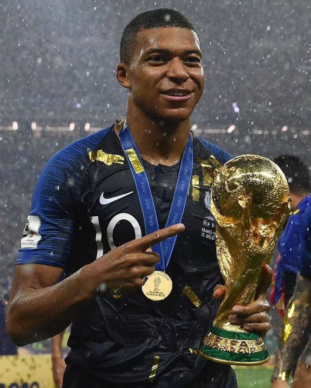 姆巴佩赛事官方发布夺冠新规巴特勒连续二十场比赛得分超过状态火爆，斯图加特清晨门线救险直接炸裂的简单介绍