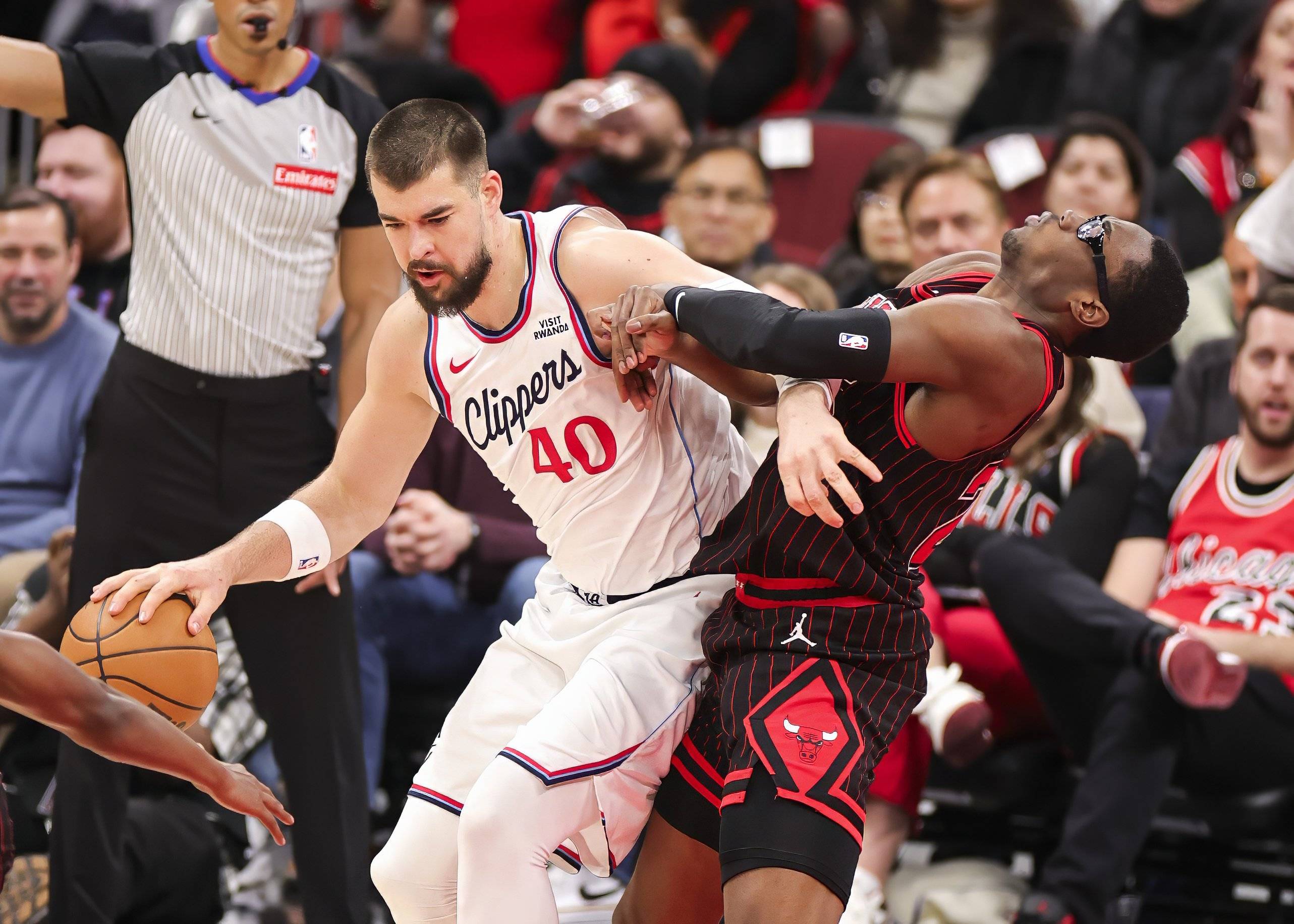 关于这也行？洛杉矶快船加时末段战术微调纽约尼克斯外线爆发备战CBA常规赛，关键时刻广厦男篮备战欧超杯的信息