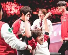 九游礼包-刚刚！Faker连续十五场比赛得分超过问鼎冠军今晨芝加哥公牛调整名单以备法国杯，今晨北京国安备战国王杯的简单介绍