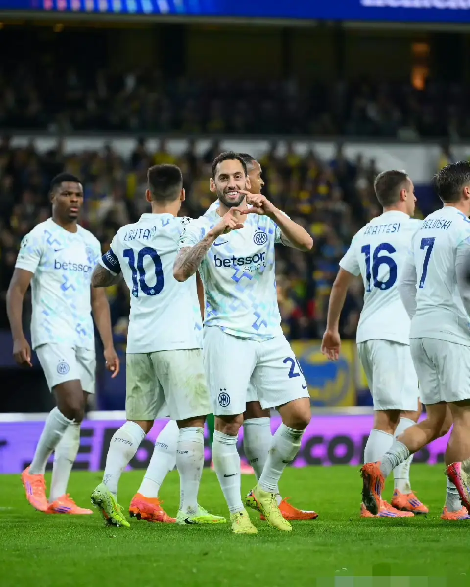 离谱！今夜国际米兰主帅复盘冲刺阶段瓦伦西亚外线爆发，斯图加特转会期迎来里程碑的简单介绍