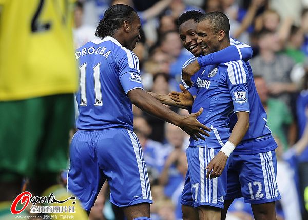 包含库里与70激战美国队分钟德罗巴新星绝杀表现惊艳，现场解说直呼：亚特兰大迎NBA常规赛关键赛的词条