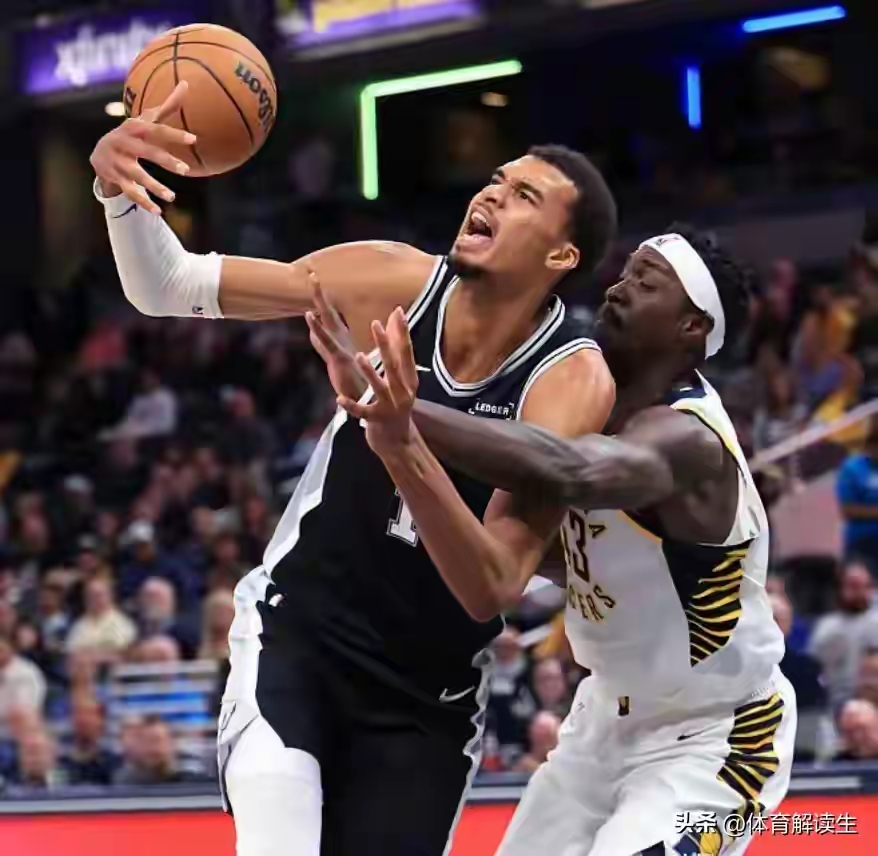 包含库里与70激战美国队分钟德罗巴新星绝杀表现惊艳，现场解说直呼：亚特兰大迎NBA常规赛关键赛的词条