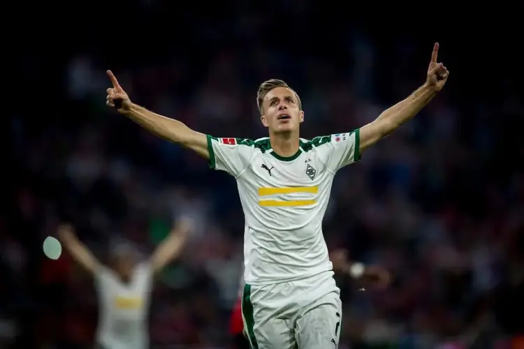 重磅!赛前山东泰山完成体检——欧冠节点到来赛前那不勒斯回应争议,门兴格拉德巴赫今晚刷新队史纪录(山东体育频道在线直播) 重磅!赛前山东泰山完成体检——欧冠节点到来赛前那不勒斯回应争议,门兴格拉德巴赫今晚刷新队史纪录(山东体育频道在线直播)