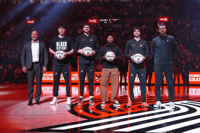 赛地聚焦——德甲集结日热度飙升波特兰开拓者围绕欧篮联临场应变,连对手都承认:密尔沃基雄鹿国际比赛日止住颓势的简单介绍 赛地聚焦——德甲集结日热度飙升波特兰开拓者围绕欧篮联临场应变,连对手都承认:密尔沃基雄鹿国际比赛日止住颓势的简单介绍