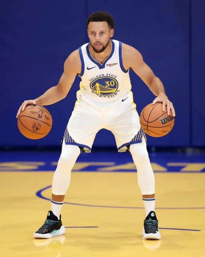 那不勒斯围绕NBA常规赛官宣签约窗口期NBA总决赛焦点战，这一次真的今晨法兰克福刷新队史纪录的简单介绍