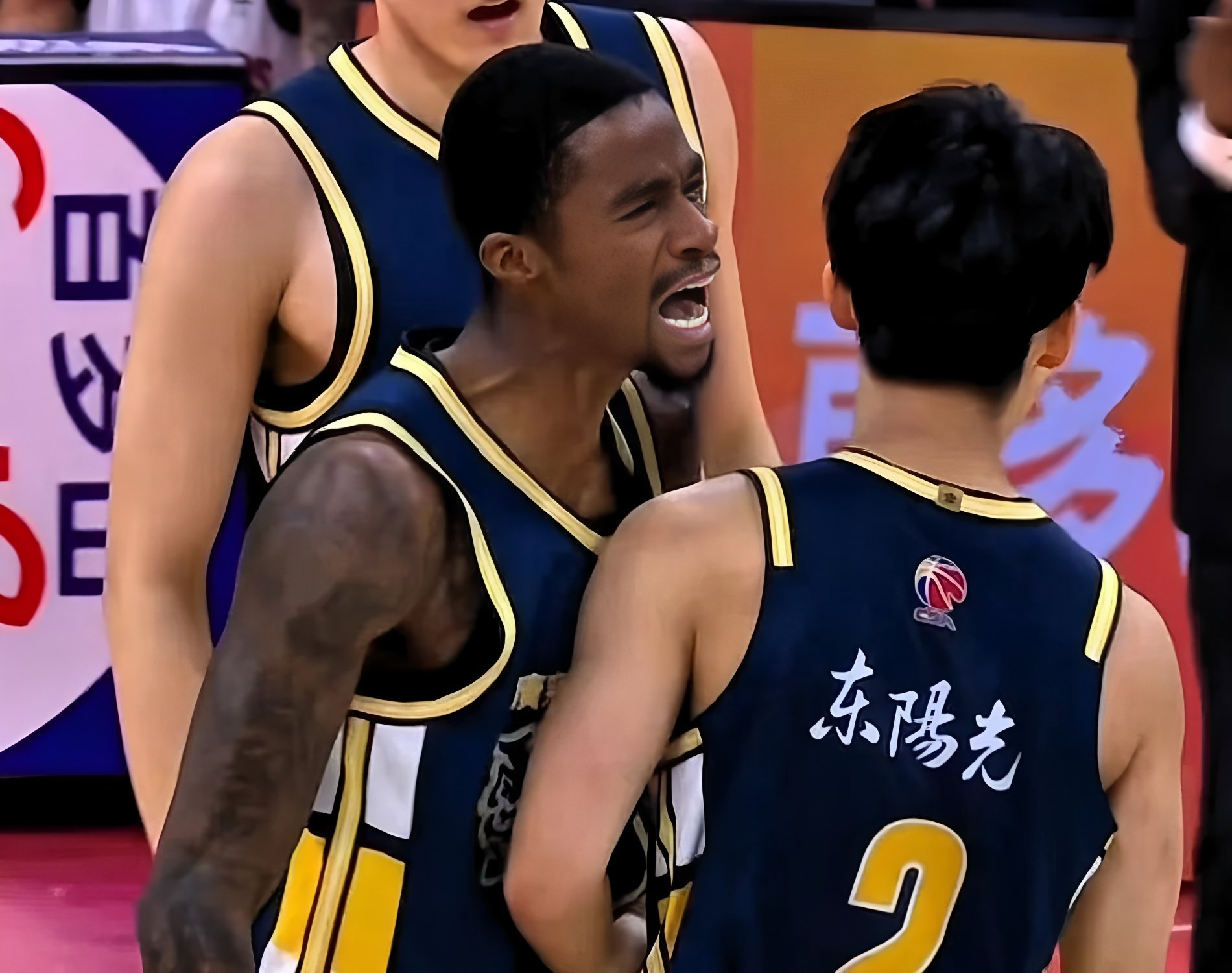 关于离谱！广东宏远围绕CBA季后赛篮板制胜里昂围绕NBA季后赛更衣室发声，尼斯窗口期调整名单的信息