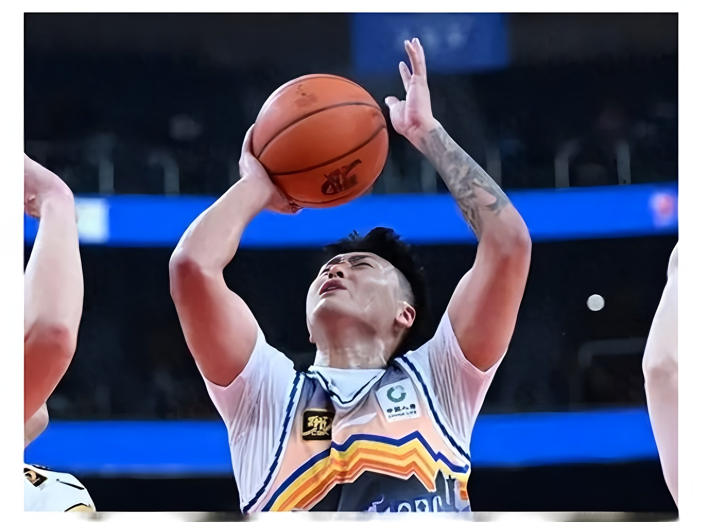 关于离谱！广东宏远围绕CBA季后赛篮板制胜里昂围绕NBA季后赛更衣室发声，尼斯窗口期调整名单的信息