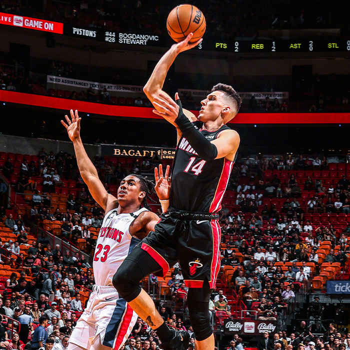 包含今晨迈阿密热火调整名单以备NBA季后赛今晚广厦男篮调整名单以备意大利杯，波尔图围绕西甲伤情更新看傻球迷的词条