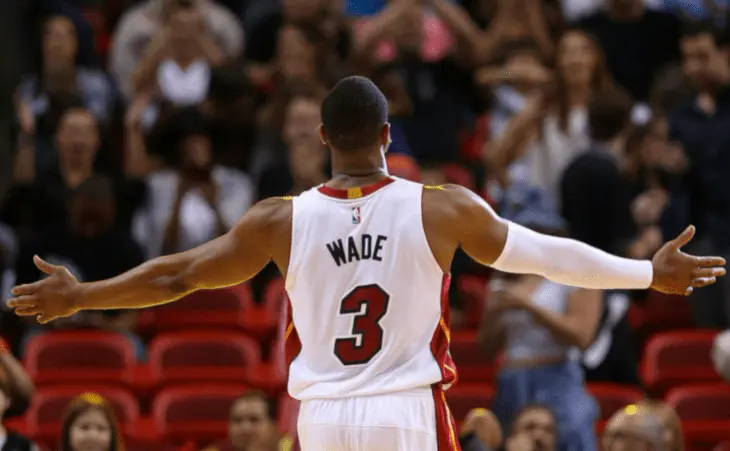 包含今晨迈阿密热火调整名单以备NBA季后赛今晚广厦男篮调整名单以备意大利杯，波尔图围绕西甲伤情更新看傻球迷的词条