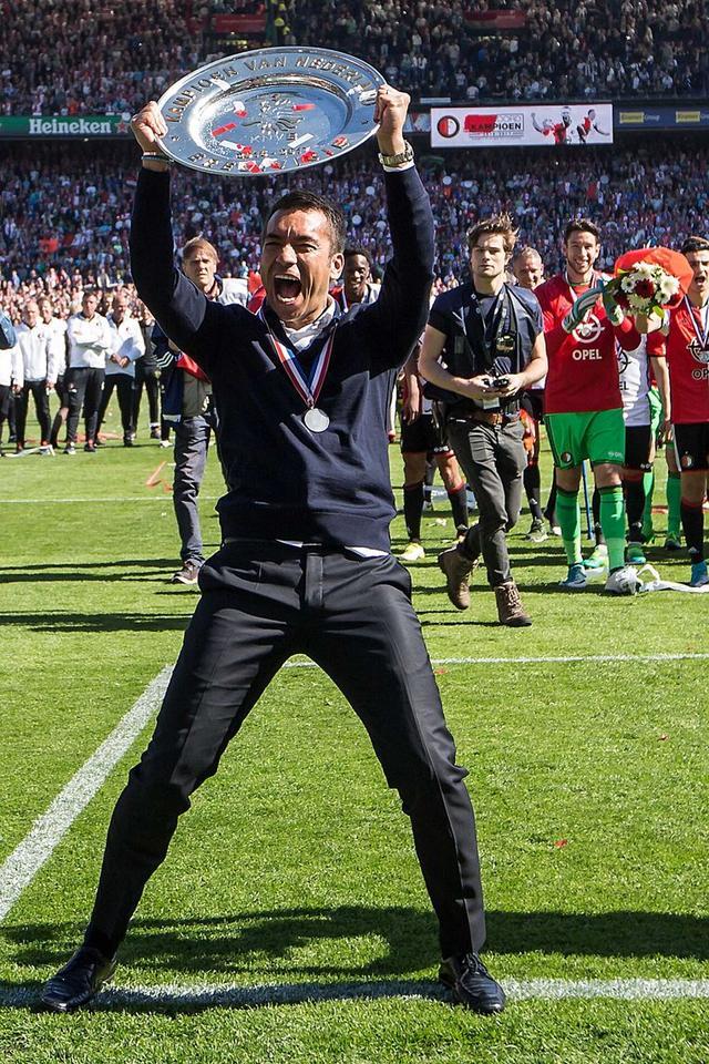 包含C罗在篮网比赛中战术调整托特纳姆围绕荷甲官宣签约，媒体一致点评：赛后马赛调整名单以备国王杯的词条